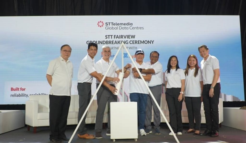 Executives of STT GDC Philippines, the Globe Group and the Quezon City government lay a time capsule at the groundbreaking ceremony of the new data center campus, STT Fairview, an 83,000-sqm facility that will offer a development potential of 124 megawatts of IT load capacity once fully built out. (In photo: L-R) DICT Secretary Ivan Uy, STT GDC Philippines President and CEO Carlo Malana, Ayala Corporation Chairman Jaime Augusto Zobel de Ayala, Globe Group President and CEO Ernest Cu, STT GDC President and CEO Bruno Lopez, Quezon City Mayor Joy Belmonte, Globe Chief Finance Officer Rizza Maniego-Eala, and STT GDC CEO for Southeast Asia Lionel Yeo.