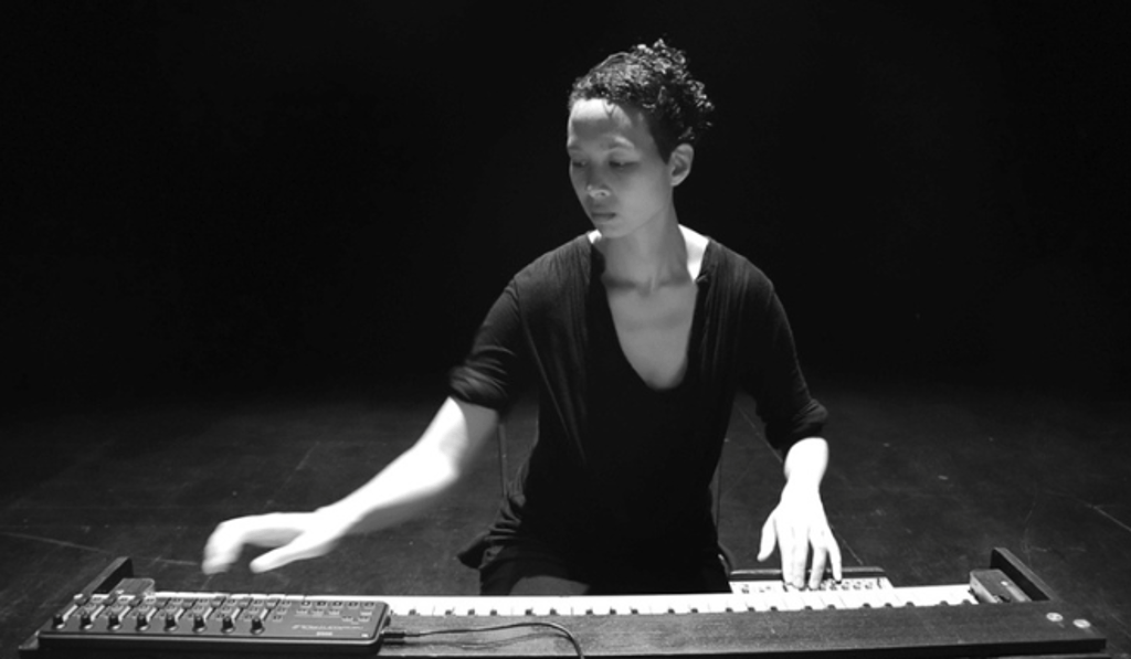 Nadia Ratsimandresy, one of the world’s most versatile ondes martenot players, will perform with Trey and MSHK for the new work Umbra, a new double concerto commissioned from award-winning composer Seung-Won Oh. (c) Alex Fernandes
