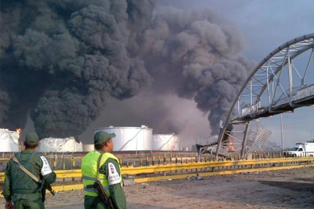Explosion Triggers Fire At Venezuelan Oil Refinery Killing Dozens South China Morning Post 