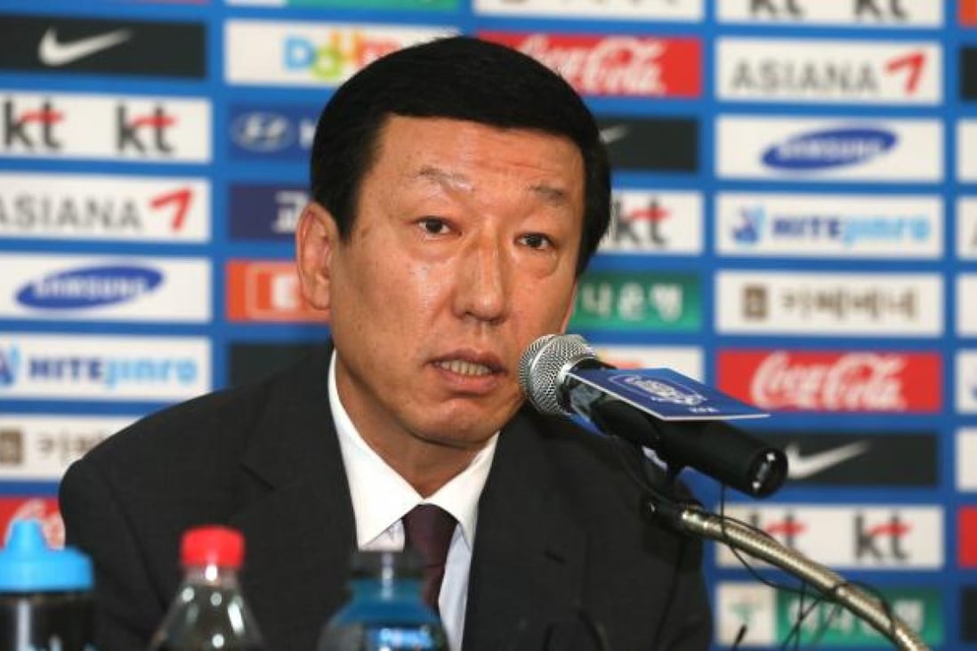 Choi Kang-hee, the head coach of the South Korean squad for the 2014 FIFA World Cup in Brazil, announces the roster for a match with Uzbekistan. Photo: EPA 