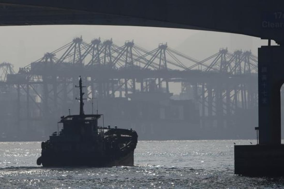 Hong Kong's efficiency lags behind mainland ports. Photo: Bloomberg