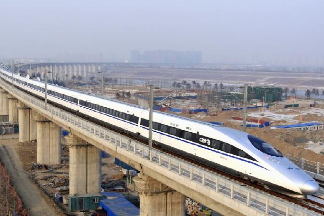 China has opened the world's longest high-speed rail line, which runs 2,298 kilometers from Beijing to Guangzhou. Photo: AP