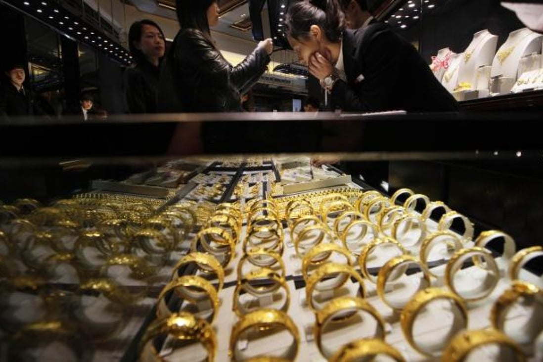 Uncertainty grows over jewellery sales in Hong Kong after Beijing bans the airing of advertisements suggesting 'gift giving' before the Lunar New Year.Photo: AP