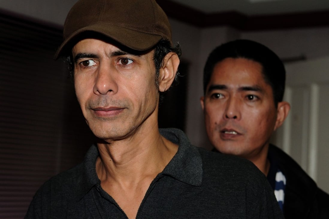 A Taiwanese tourist reported to be kidnapped in Malaysia was found alive in southern Philippines. Her kidnappers were unidentified, but she was abducted in the area where Abu Sayyaf gunmen are known for their kidnapping engagement. The Abu Sayyaf had held a Jordanian reporter Bakr Atyani (shown in the picture, left) hostage for 18 months. Photo: AFP