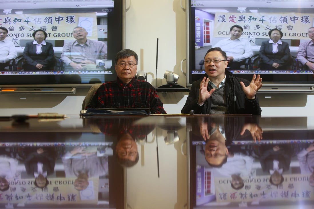 Supporter Mannie Lin (left) joins Benny Tai for an online chat with activists in Canada during Lin's visit to Hong Kong. Photo: Sam Tsang