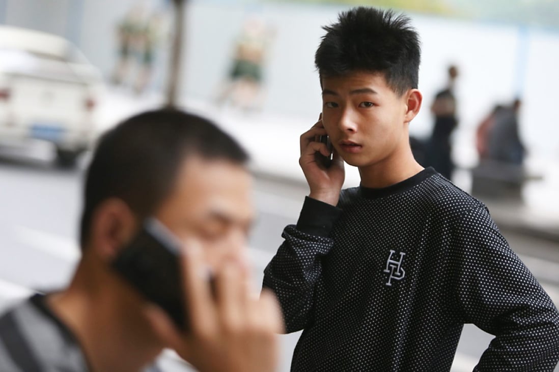 The MIIT could award FDD-LTE 4G licenses to Unicom and China Telecom by July. Photo: EPA