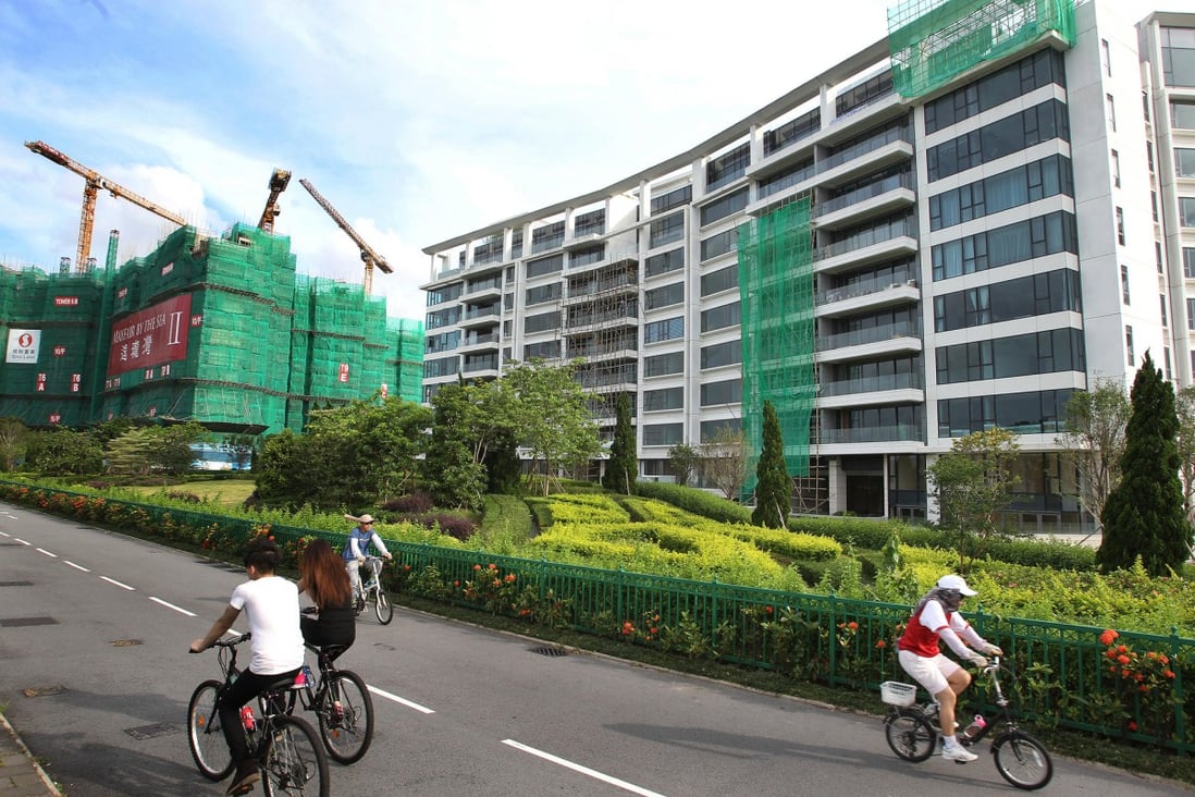 Most flat owners at luxury housing estates around Tai Po have so far not responded to an apparent drop in land value. Photo: Dickson Lee
