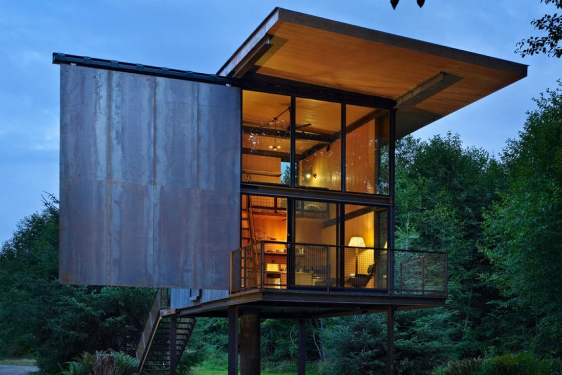 The use of metals comes to the fore with the award-winning cabin designed by Tom Kundig. Photo: Benjamin Benschneide