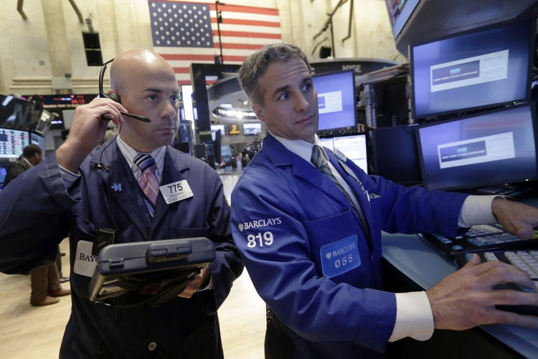 US stocks fell for a second day as an early rally sparked by better-than-forecast economic growth faded before a Federal Reserve decision on monetary policy. Photo: AP