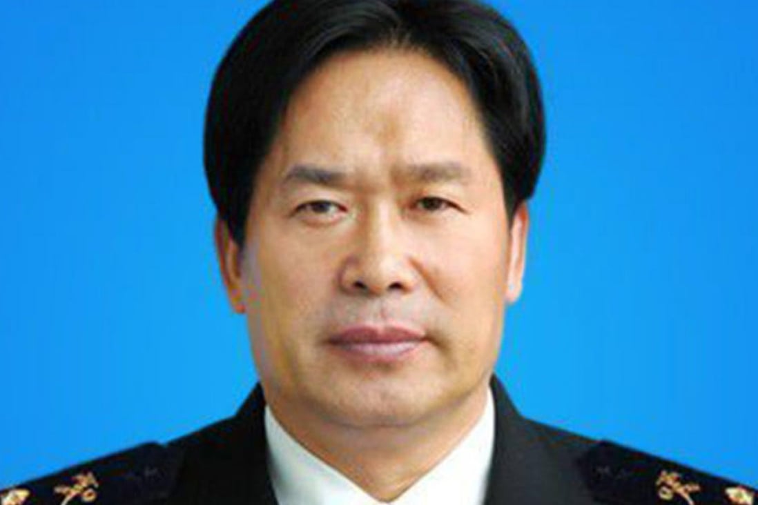 The deputy commissioner of Qingdao customs, Bian Peiquan, died on Tuesday at about 10am due to "unnatural causes".