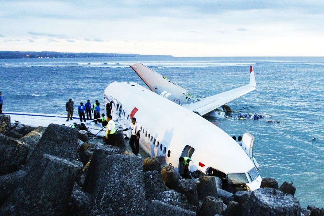 A crashed Lion Air plane near the coastline of Bali's Ngurah Rai International Airport, Bali, Indonesia on April 15, 2013. Photo: EPA