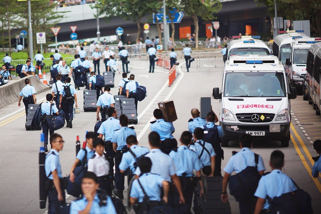 Police officers are frequently moved to tears by unprecedented emotional pressure in handling the Occupy Central movement, the force's psychologists say. Photo: Bloomberg