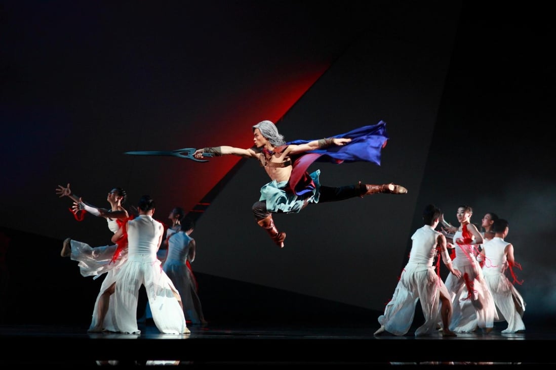 A scene from Hong Kong Dance Company's production of Storm Clouds.