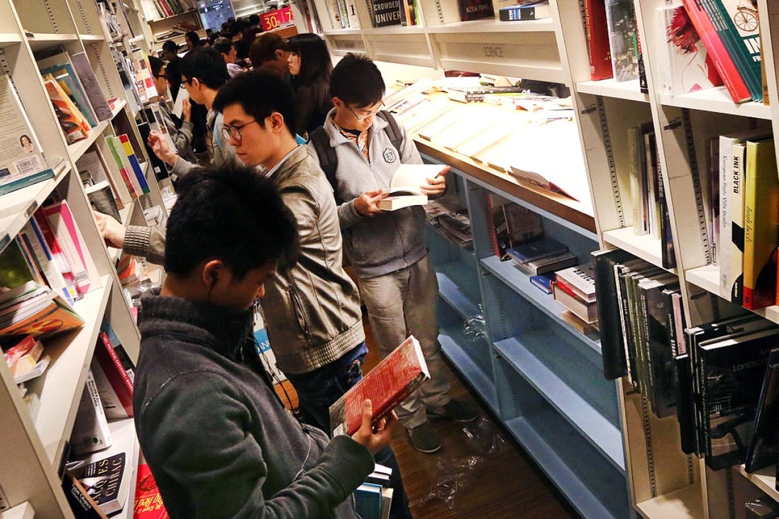 The shelves at Page One began to empty as shoppers hunted for discounts on the bookshop's final day in operation. Photo: David Wong