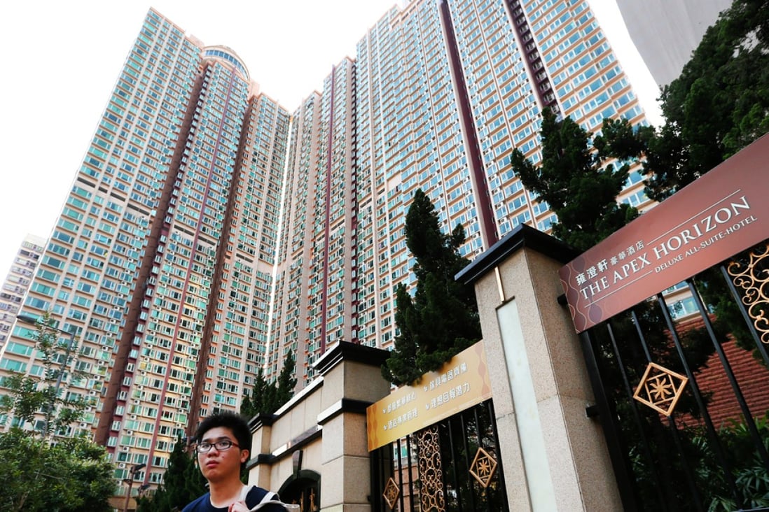 A flat owner sold a unit at the Apex in Kwai Chung at the weekend for HK$4.86 million after cutting the price by HK$140,000. Photo: Sam Tsang