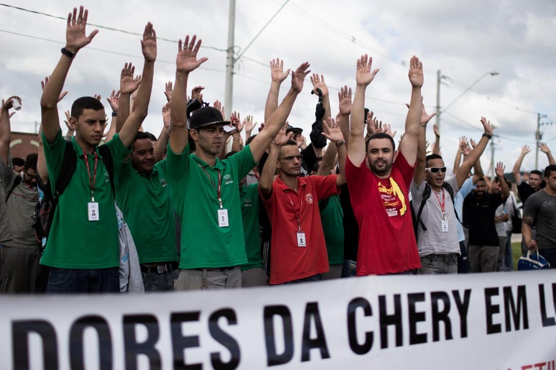 Chery's workers voice support for a strike. Photo: Heriberto Araujo