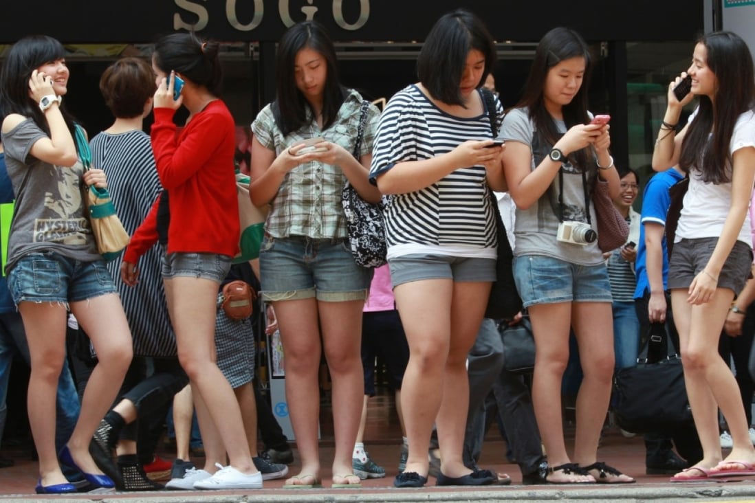 Smartphone users in Causeway Bay. Photo: SCMP Pictures
