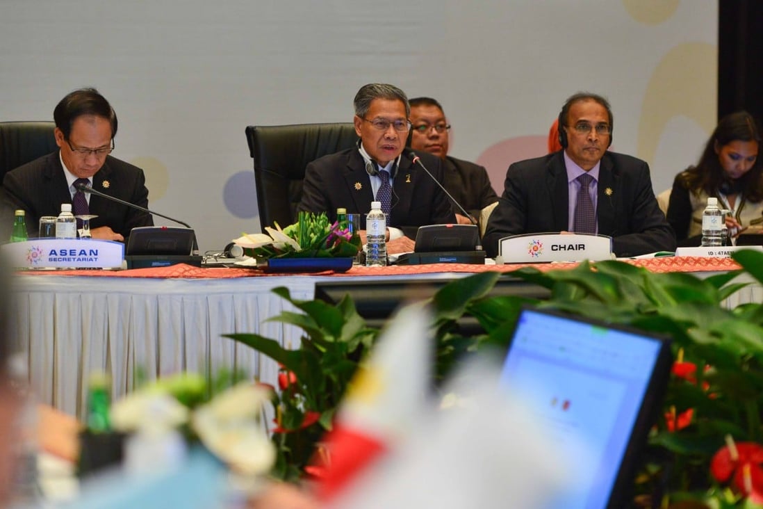 Malaysian International Trade and Industry Minister Mustapa Mohamed (centre) addresses the China-Asean trade minister's meeting in Kuala Lumpur on Sunday. Photo: Xinhua