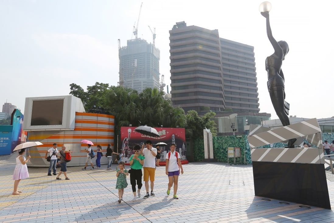The government has pledged to come up with plans to consult the public on the controversial proposal to revamp the Avenue of Stars. Photo: Edmond So