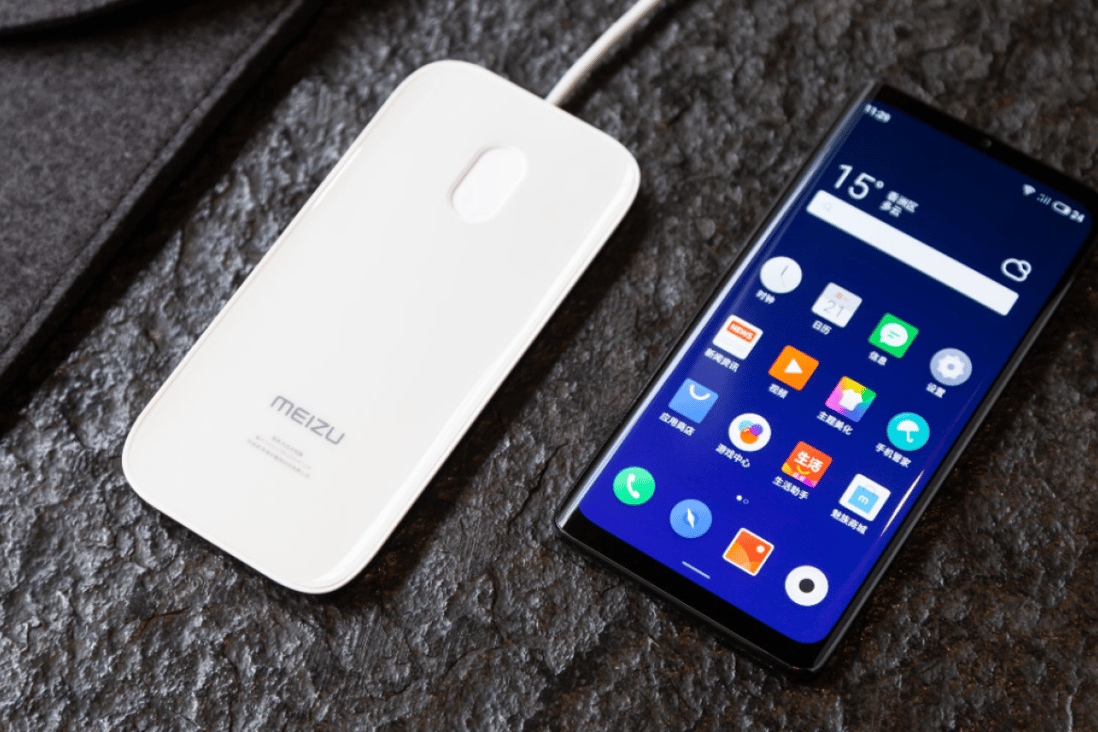 Meizu calls this the world’s first holeless phone (right). (Picture: Meizu via Weibo)