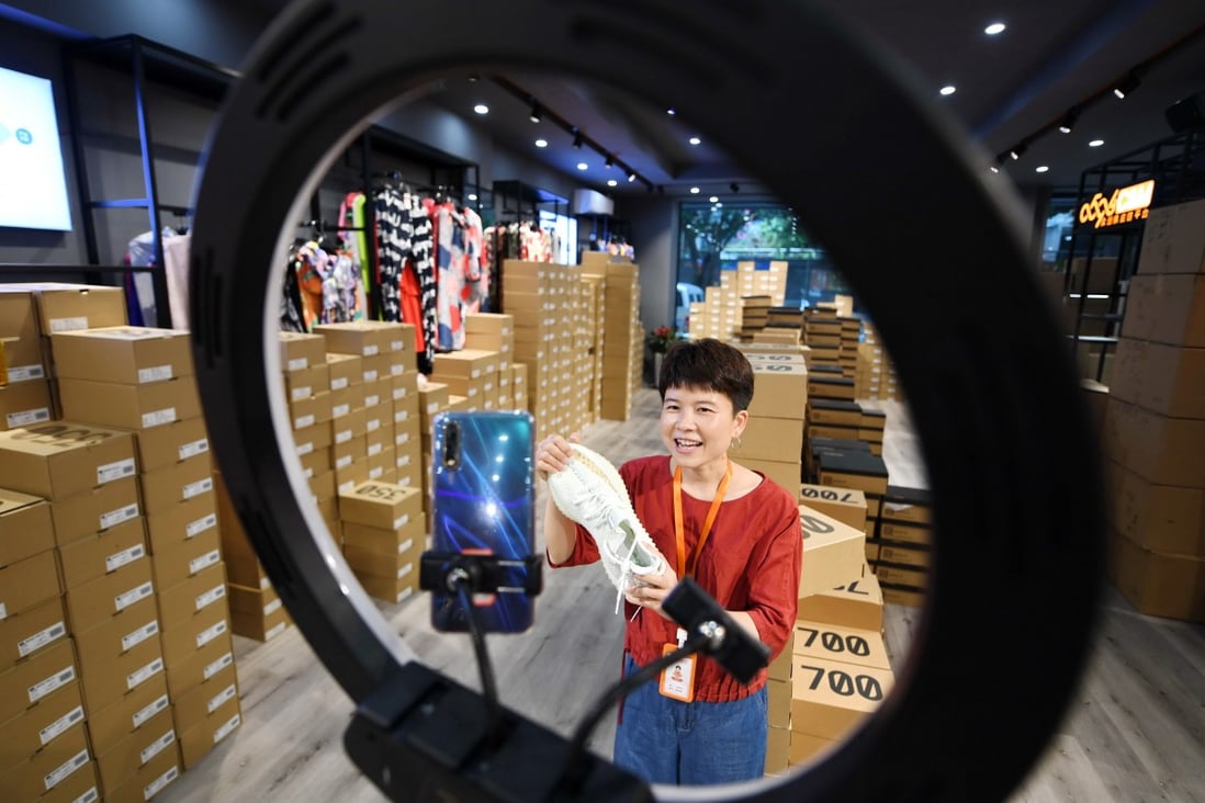 China’s live-streaming ecommerce market surpassed 433 billion yuan (US$61 billion) in transactions in 2019, according to a report by research firm iiMedia. (Picture: Lin Shanchuan/Xinhua)