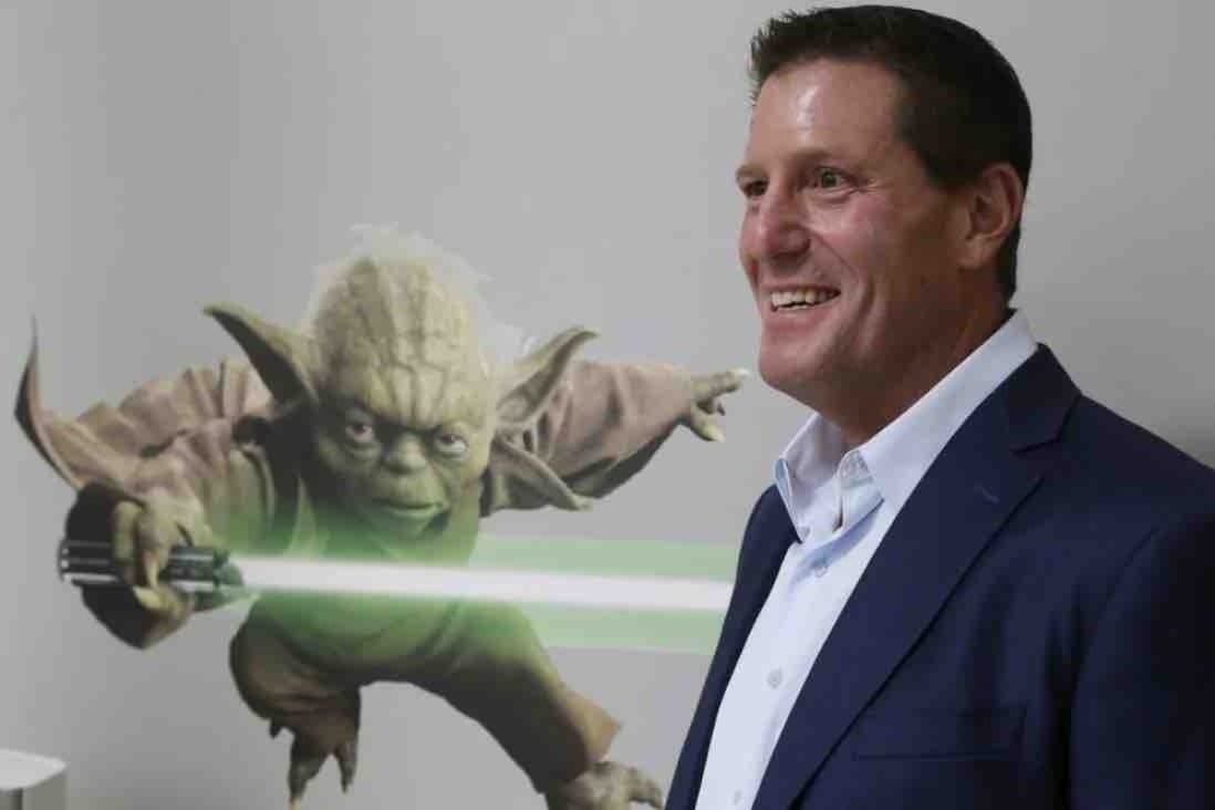 Kevin Mayer, then-chief strategy officer at Disney, visits the company’s “accelerator” space in Glendale, California on July 13, 2015. Photo: AP Photo