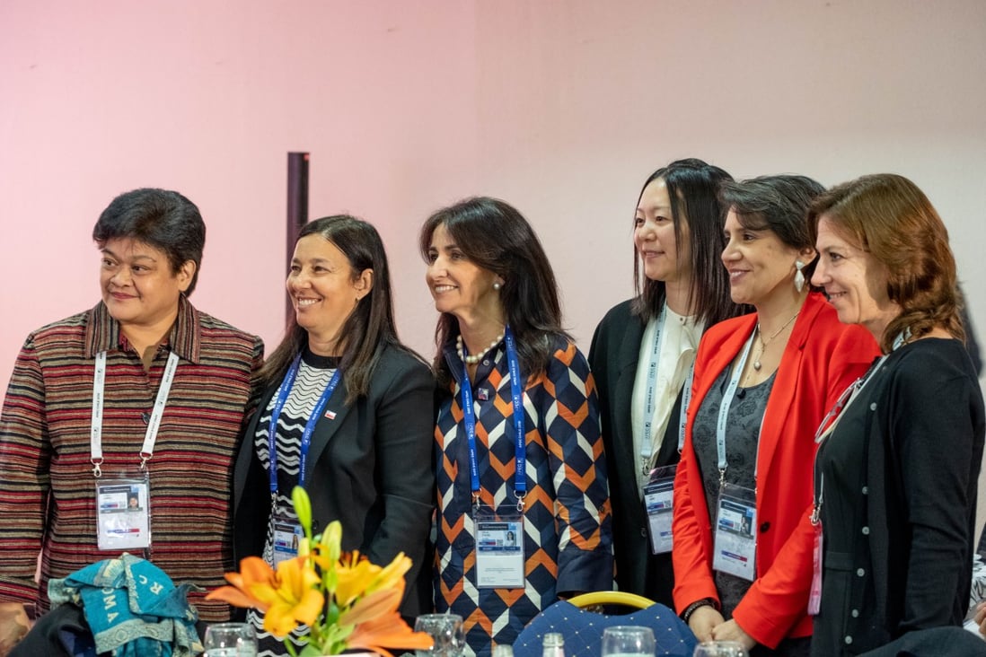 Winners of the inaugural APEC Healthy Women, Healthy Economies Research Prize Ceremony during the 2019 APEC Women & the Economy Forum in La Serena, Chile. From left to right: Veronica Ramirez (2019 Prize Winner), Chile Minister of Sports Pauline Kantor, Chile Undersecretary for Women and Gender Equity Carolina Cuevas, Hong Jiang (2019 Prize Runner Up), Paula Poblete (2019 Prize Runner Up), and Jessica Jirash (General Manager, Merck Chile).