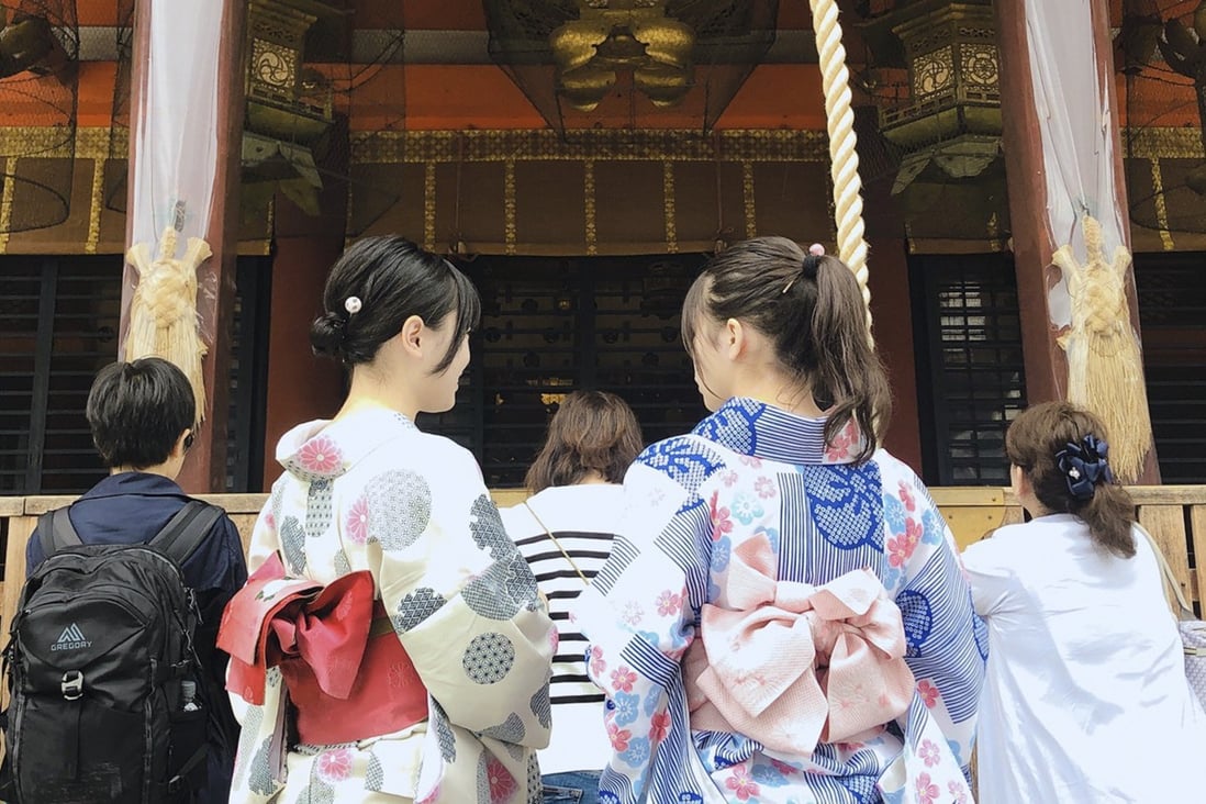 Kimono rentals take off among young women in Japan, who rarely