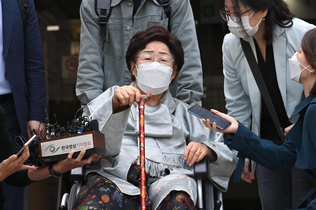 Former South Korean ‘comfort woman’ Lee Yong-su, speaks to the media after a Seoul court dismissed a case against the Japanese government over wartime sex slavery. Photo: AFP