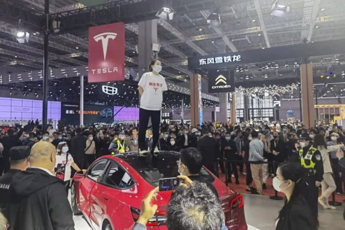 The Model 3 owner protested against Tesla at the Shanghai Auto Show on Monday. The carmaker was forced into issuing an apology on Wednesday after the protest triggered an uproar on social media, prompting the market regulator to step in. Photo: Handout