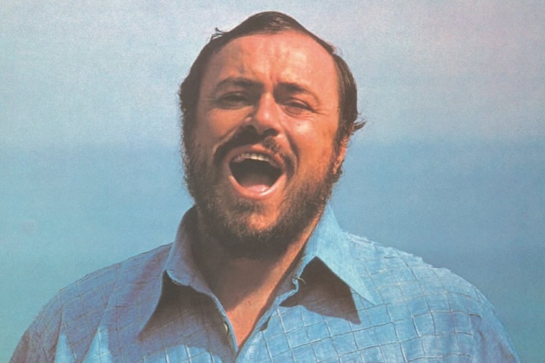 Luciano Pavarotti on the cover of his album ’O Sole Mio – Favourite Neapolitan Songs from 1979.