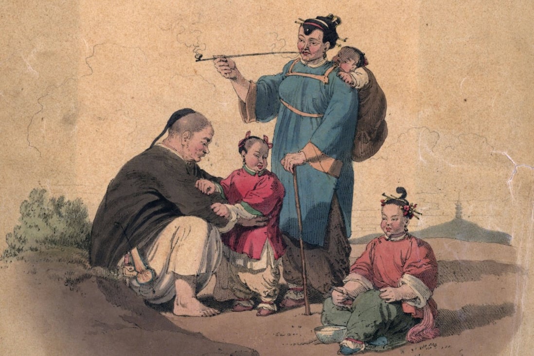 An 18th century engraving shows a Chinese family sitting down to a meal of rice. The mother smokes a pipe while carrying a baby on her back. Photo: Hulton Archive/Getty Images