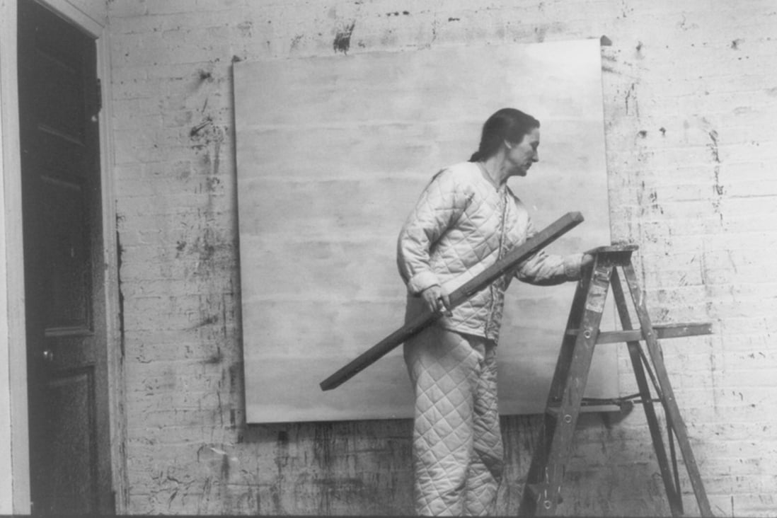 Alexander Liberman’s photograph of American artist Agnes Martin at work got fashion journalist Charlie Porter thinking about what artists wear and how it makes them relatable. Photo: J Paul Getty Trust/Alexander Liberman