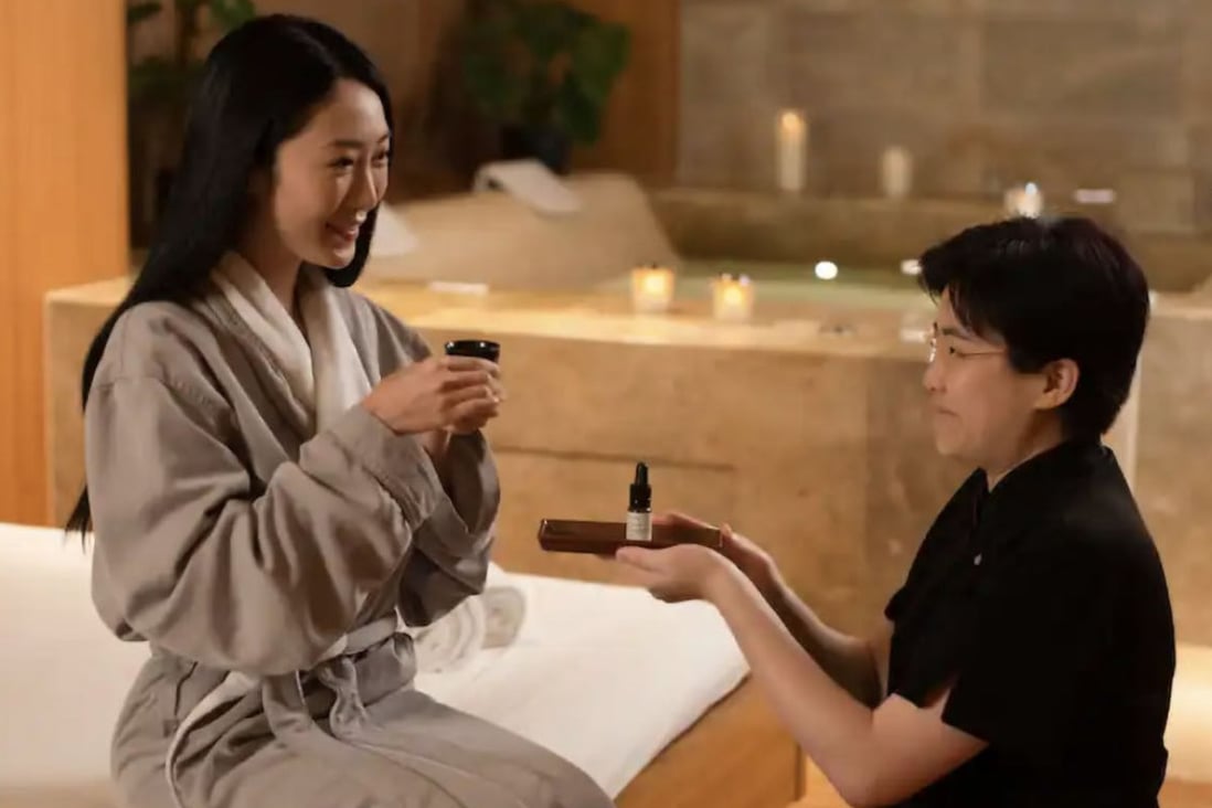 The CBD Sleep Therapy at the Landmark Mandarin Oriental is one of the newest spa trends you can experience in hotels in Hong Kong.