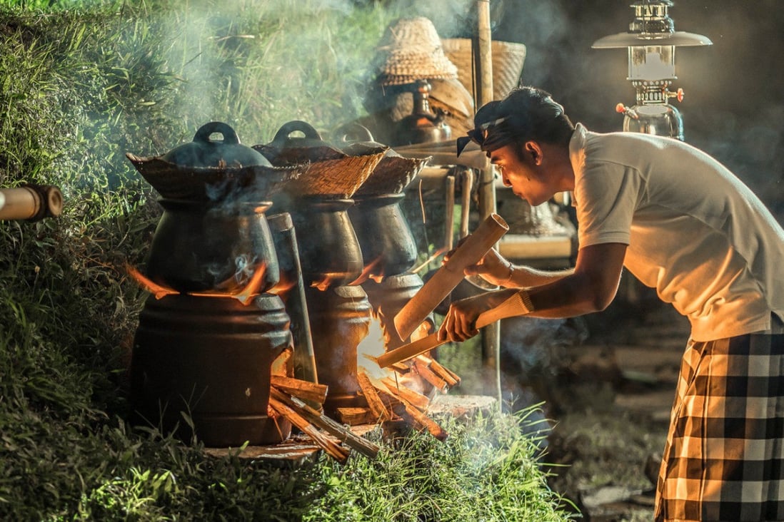Wayan Sutariawan, executive chef at the Four Seasons Resort Bali at Sayan, has produced a free culinary biography which features traditional Balinese recipes. 