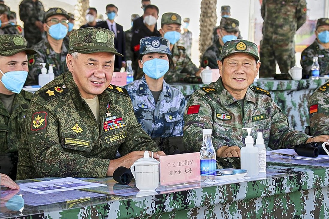 China and Russia hold a joint military exercise, watched by Russian Defence Minister Sergei Shoigu and Chinese Defence Minister Wei Fenghe, in the Ningxia Hui autonomous region in northwestern China on August 13. Photo: Russian Defence Ministry Press Service via AP