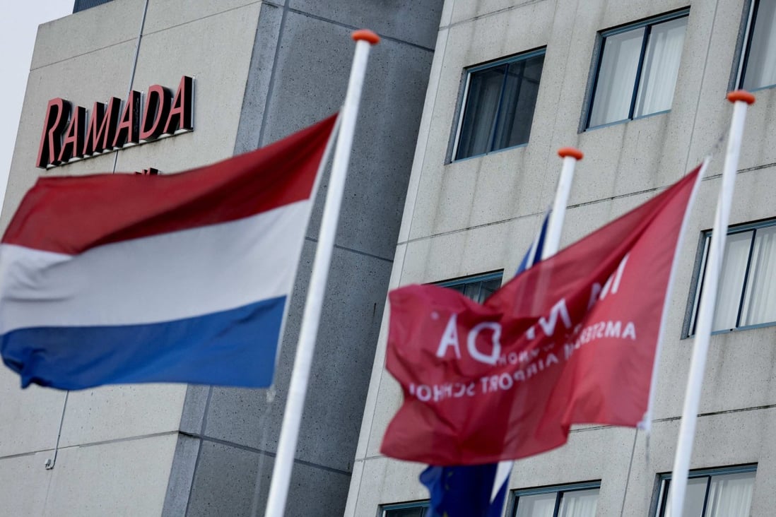 Dutch authorities have isolated 61 passengers who tested positive for Covid-19 after arriving on two flights from South Africa at the Ramada Hotel in Badhoevedorp near Schiphol airport. Photo: AFP