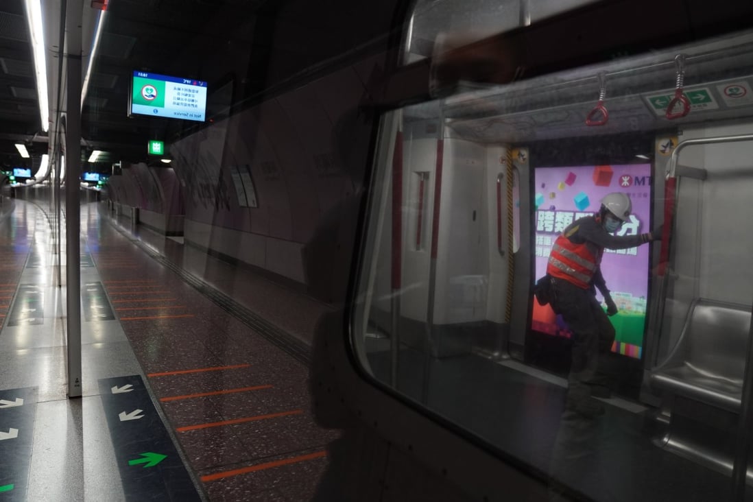 Hong Kong’s MTR train services between Wan Chai and Tai Koo was suspended urgently during Thursday rush hour after online footage showed a door with a carriage was missing from a train at the Causeway Bay MTR station. Photo: Sam Tsang