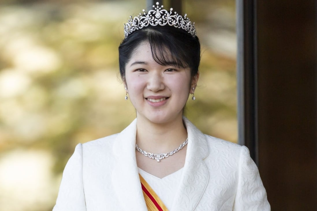 Princess Aiko greets the press on the occasion of her coming-of-age at the Imperial Palace in Tokyo on December 5. Photo: EPA-EFE