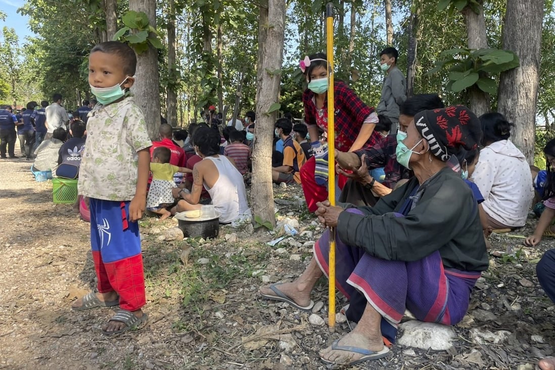Myanmar villagers, including 500 children,  fled to Thailand following clashes between Myanmar troops and an ethnic Karen rebel group. Photo: AP 