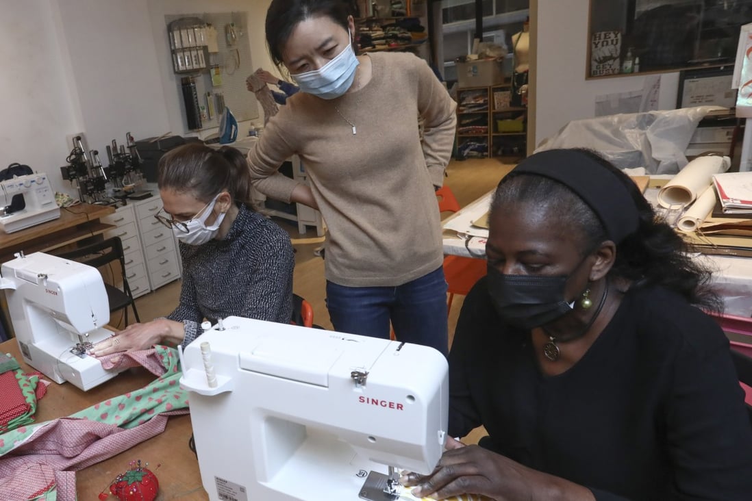Melanie Bell (right) is the founder of The Sewing Lounge in Sheung Wan. Hongkongers like Kim Su-woon (standing), unable to travel, are taking up new hobbies like sewing. Photo: Jonathan Wong