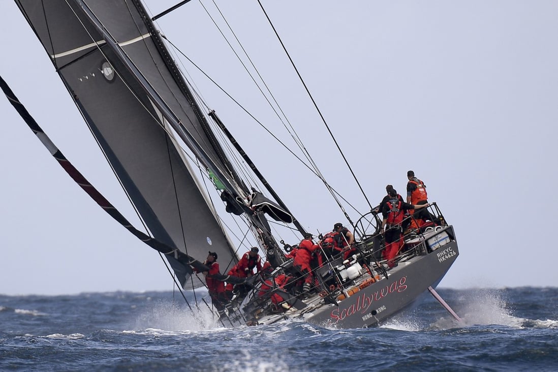 Sun Hung Kai Scallywag leads the field after the start of the 76th annual Sydney to Hobart yacht race before running into some technical trouble. Photo: AP