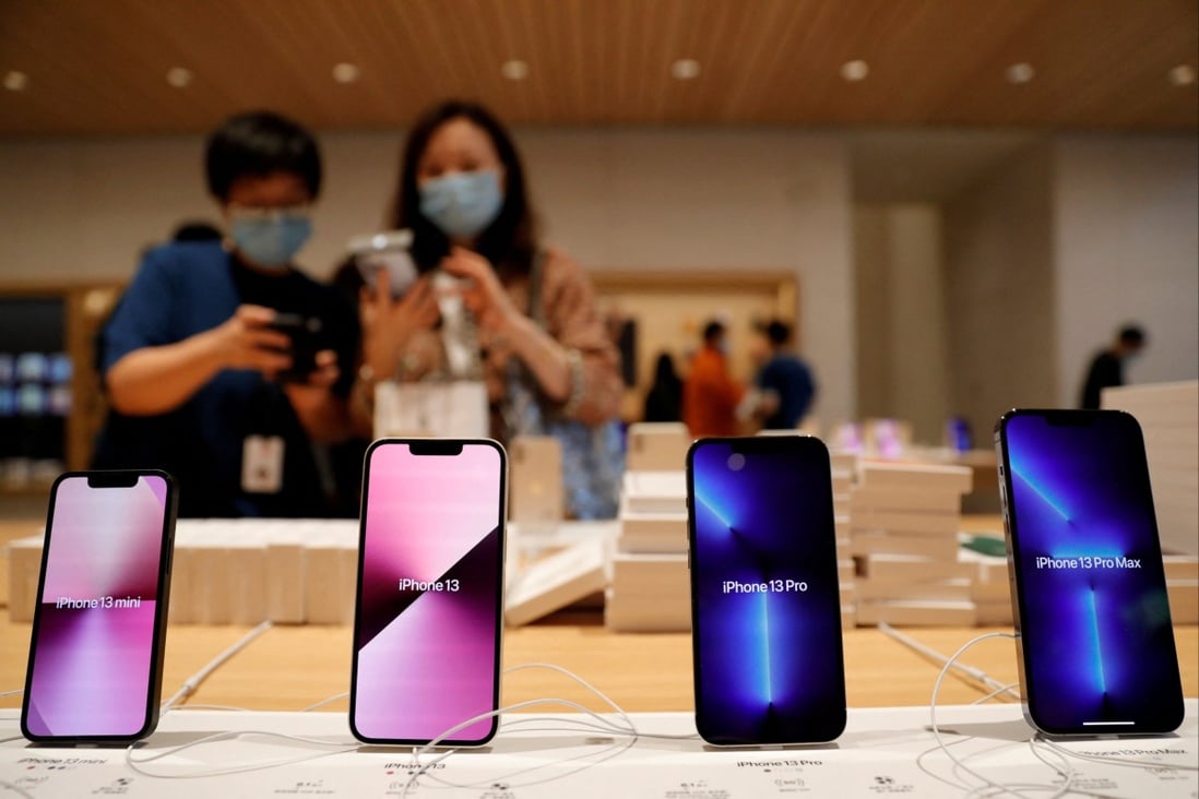 Apple iPhone 13s are on display at an Apple store in Beijing on September 24 last year. Apple surpassed Vivo in October to become the top smartphone brand in China. Photo: Reuters 