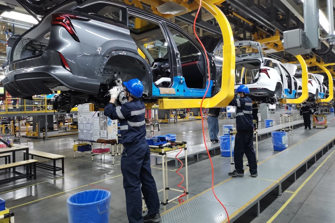 Employees working on the production line at Hefei Changan Automobile in Hefei, Anhui Province, on February 17, 2021. Photo: Xinhua