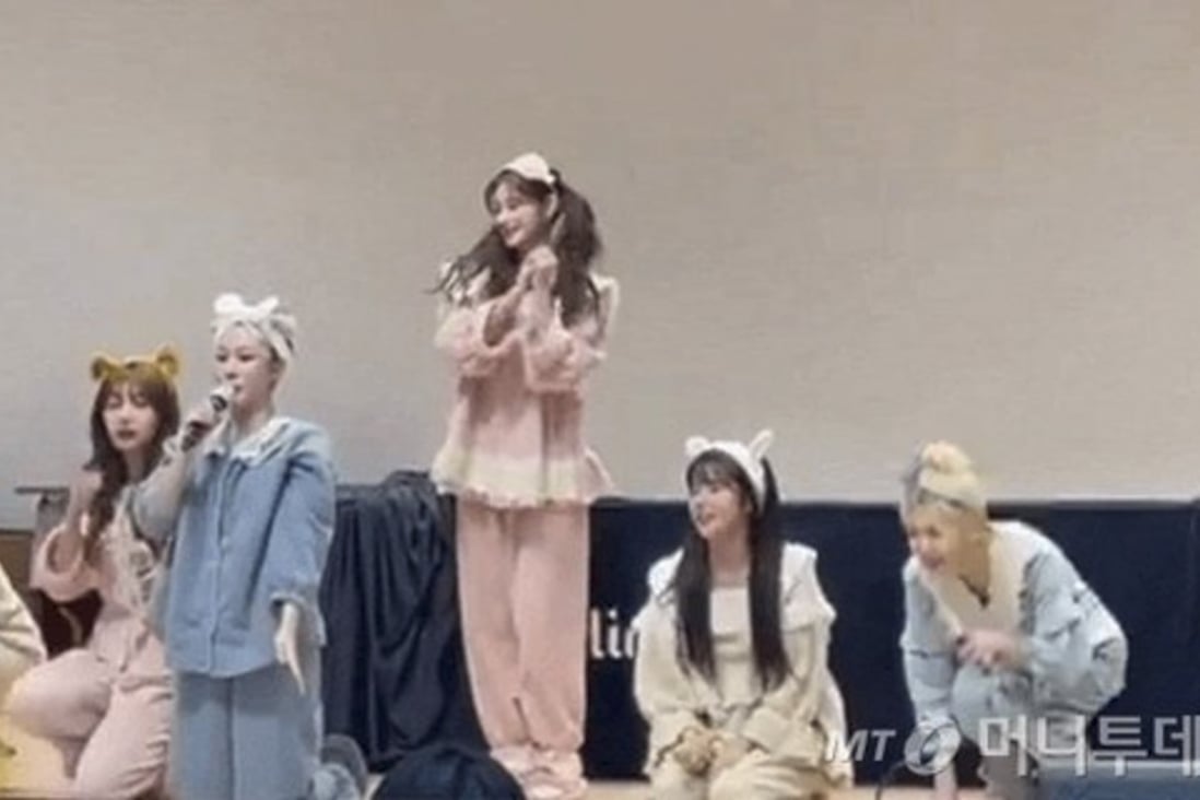 A Chinese member of K-pop girl group Everglow refuses to kneel at an event for cultural reasons and becomes the subject of racist attacks in South Korea. Photo: Weibo