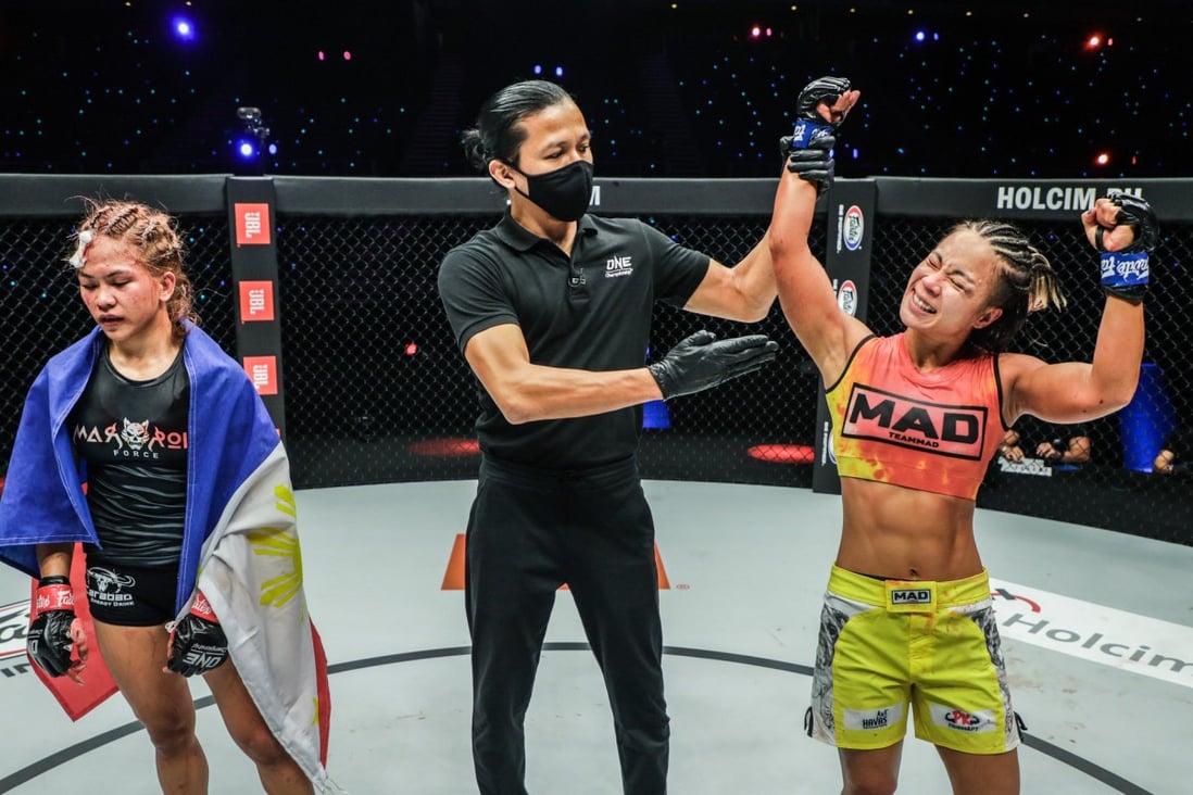 Ham Seo-hee celebrates after defeating Denice Zamboanga. Photo: ONE Championship