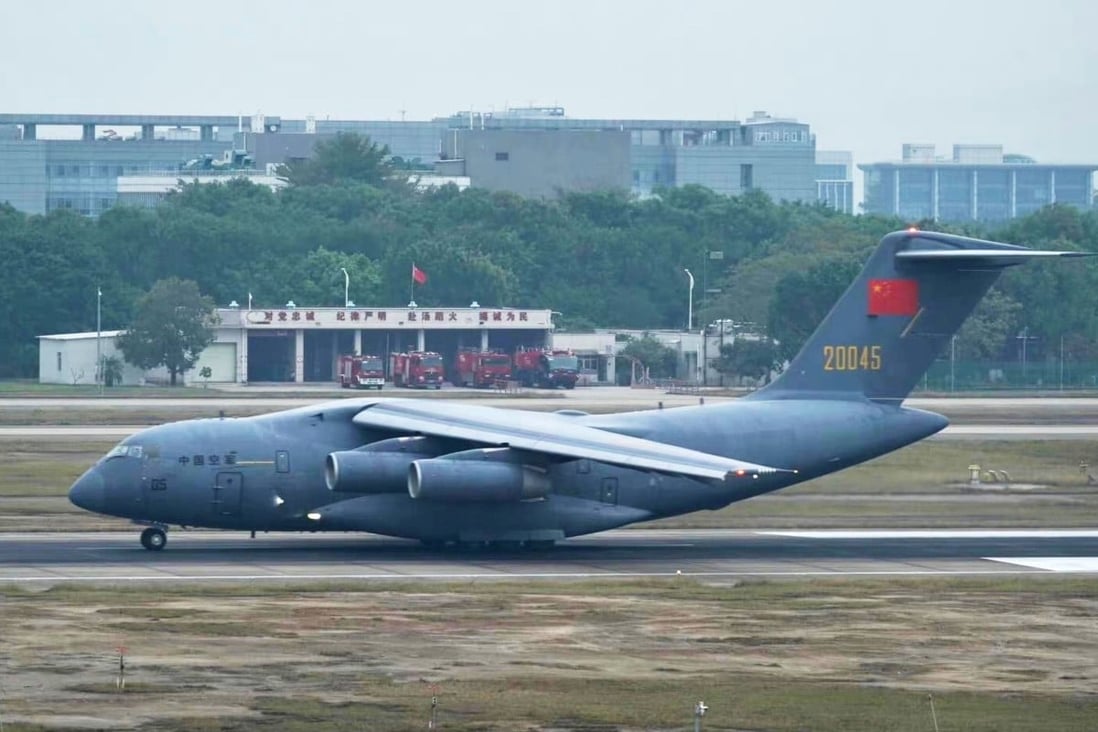 Y-20 Aircraft Vs C17 Y-20 Aircraft Vs C17