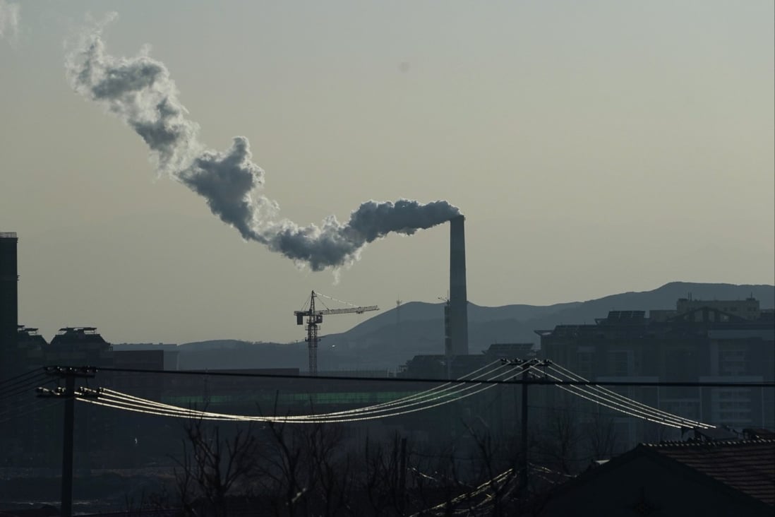The national ETS is going to expand to cover 7 billion tonnes of carbon emissions by 2025, 60 per cent of China’s current total emissions, after gradually including all eight of China’s heavy industry sectors by then. Photo: AP