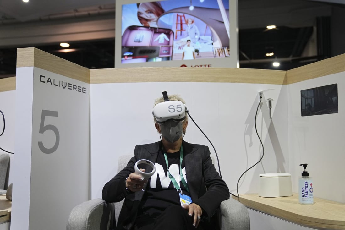 A visitor tries out a metaverse virtual shopping experience during the CES tech show in Las Vegas on January 5. Banks and finance firms have an opportunity to profit from growing interest in the metaverse as the level of transactions there grows. Photo: AP