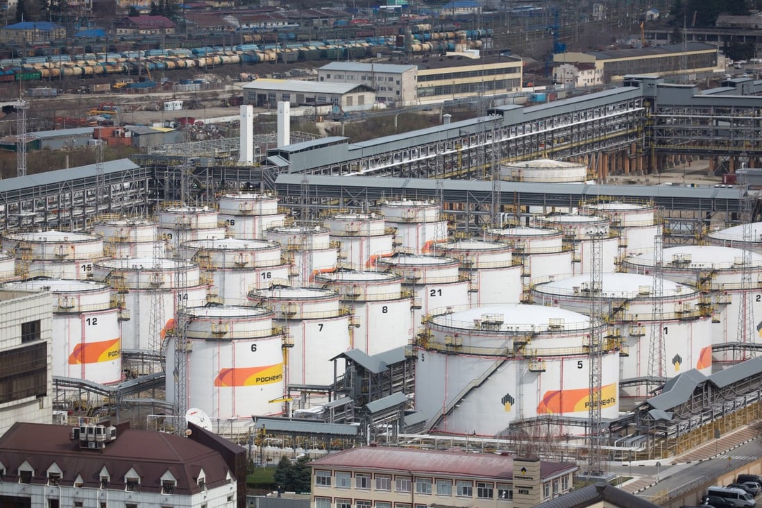 China and Russia signed oil and gas deals worth an estimated US$117.5 billion as part of their pledge for closer economic cooperation. Photo: Bloomberg